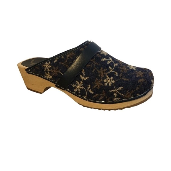 CAPE CLOGS Wooly Shoes Women's Size 5.5-6 Blue Handmade Floral Slip-Ons - Picture 12 of 12